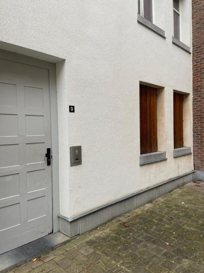 Le Refuge Des Catulas Thuin Exteriör bild